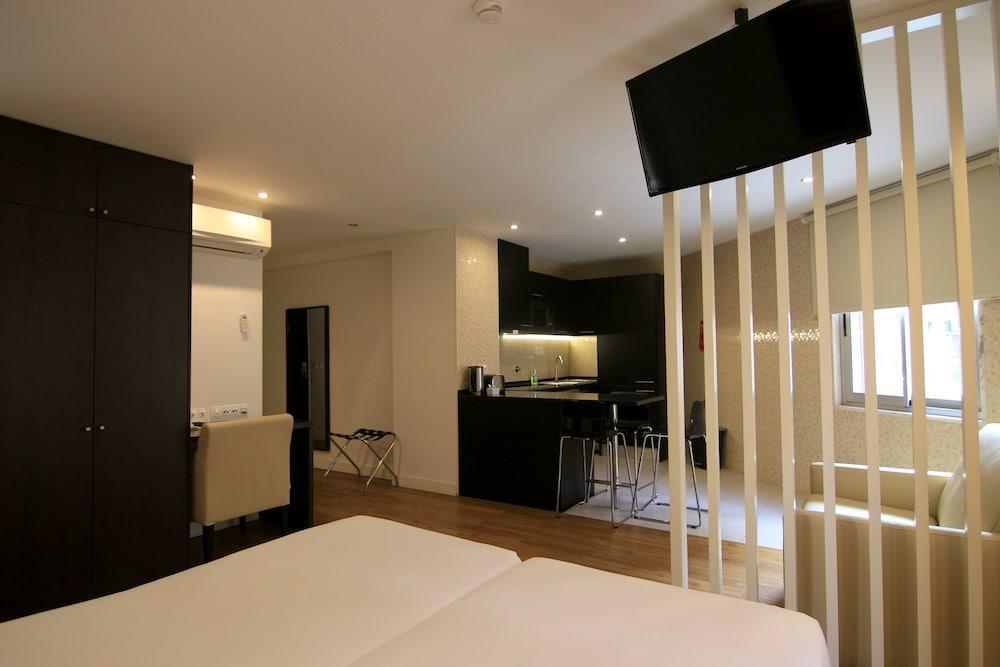 Aparthotel & By Lisbona