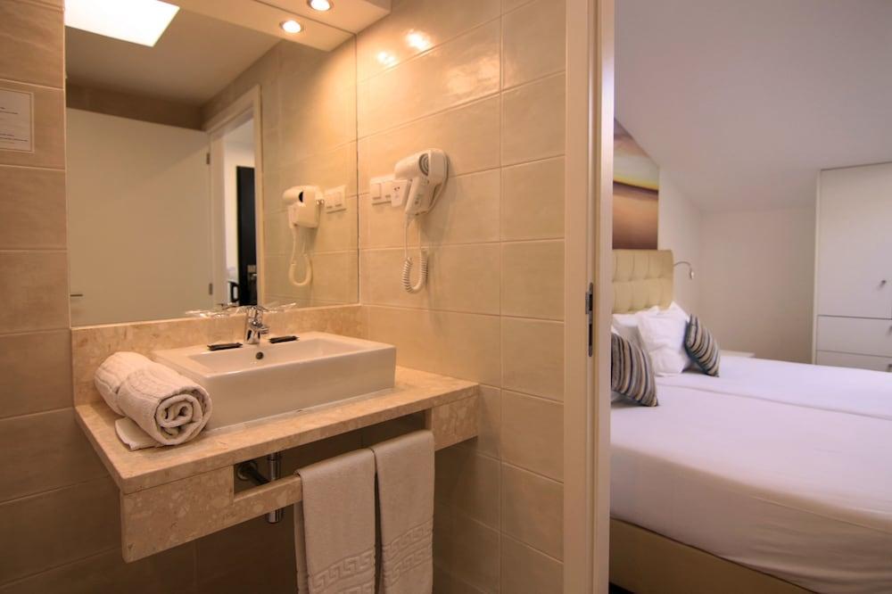 Aparthotel & By Lisbona
